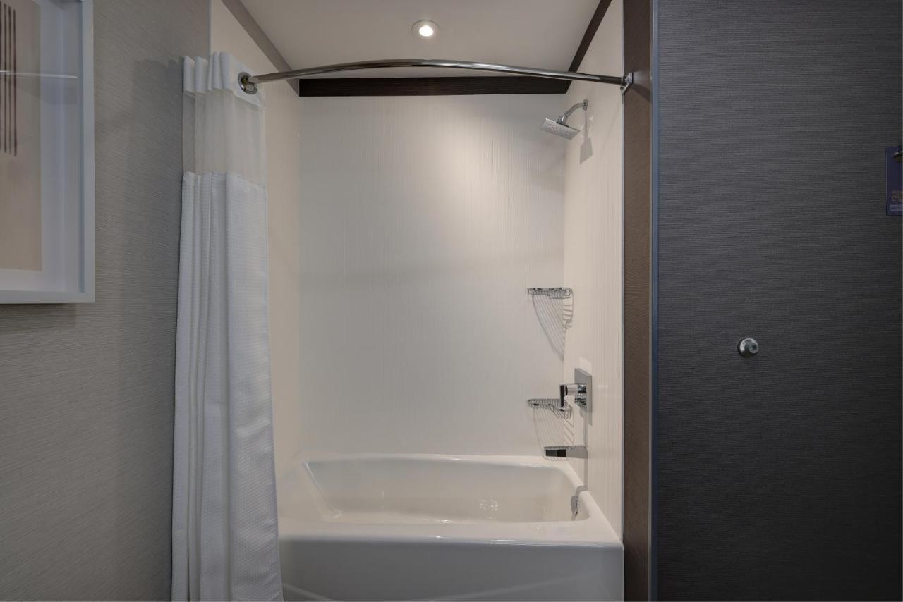 คอร์ตยาร์ด ไอโอวา ซิตี้ Hotel ไอโอวาซิตี ภายนอก รูปภาพ