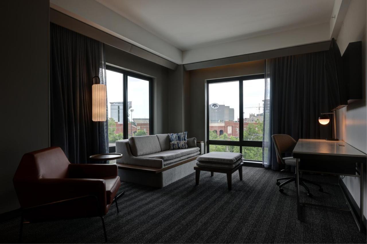 คอร์ตยาร์ด ไอโอวา ซิตี้ Hotel ไอโอวาซิตี ภายนอก รูปภาพ
