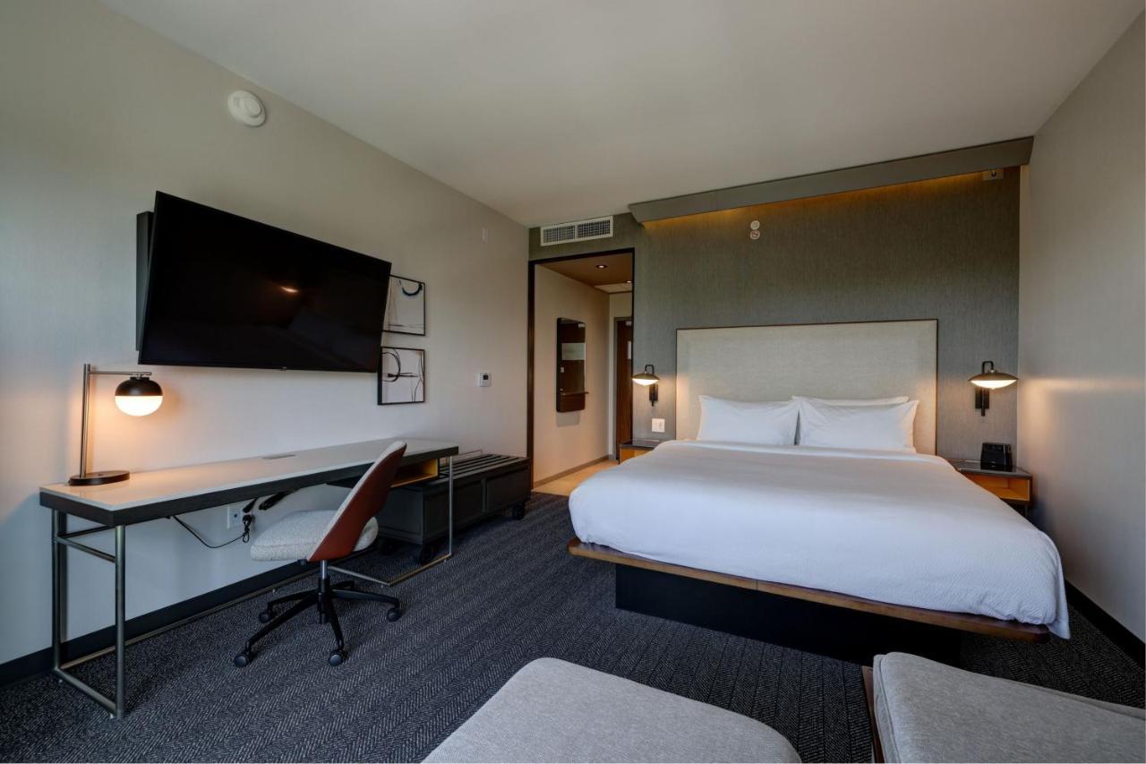 คอร์ตยาร์ด ไอโอวา ซิตี้ Hotel ไอโอวาซิตี ภายนอก รูปภาพ